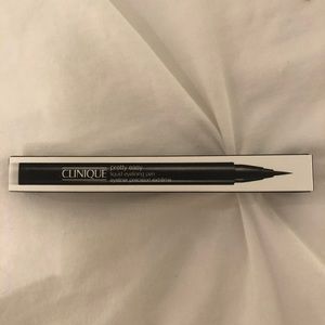 Clinique Pretty Easy Liquid Eyelining Pen- NEW